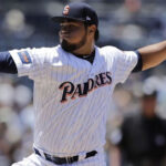 Magallanes acordó con el receptor Rusber Estrada