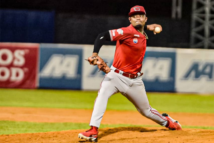 Adrián Almeida compiló récord de 2-1 y 2.23 de efectividad en 36.1 entradas en la eliminatoria