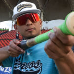 Bravos extendió paso implacable de visita y ganó el segundo de la Gran Final