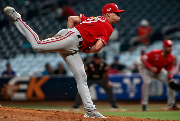 Jimmy Endersby terminó segundo en la votación del Pitcher del Año | Foto:  Alejandro van Schermbeek