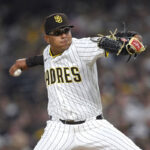 Salvador Pérez sacudió el doble 300 de su carrera