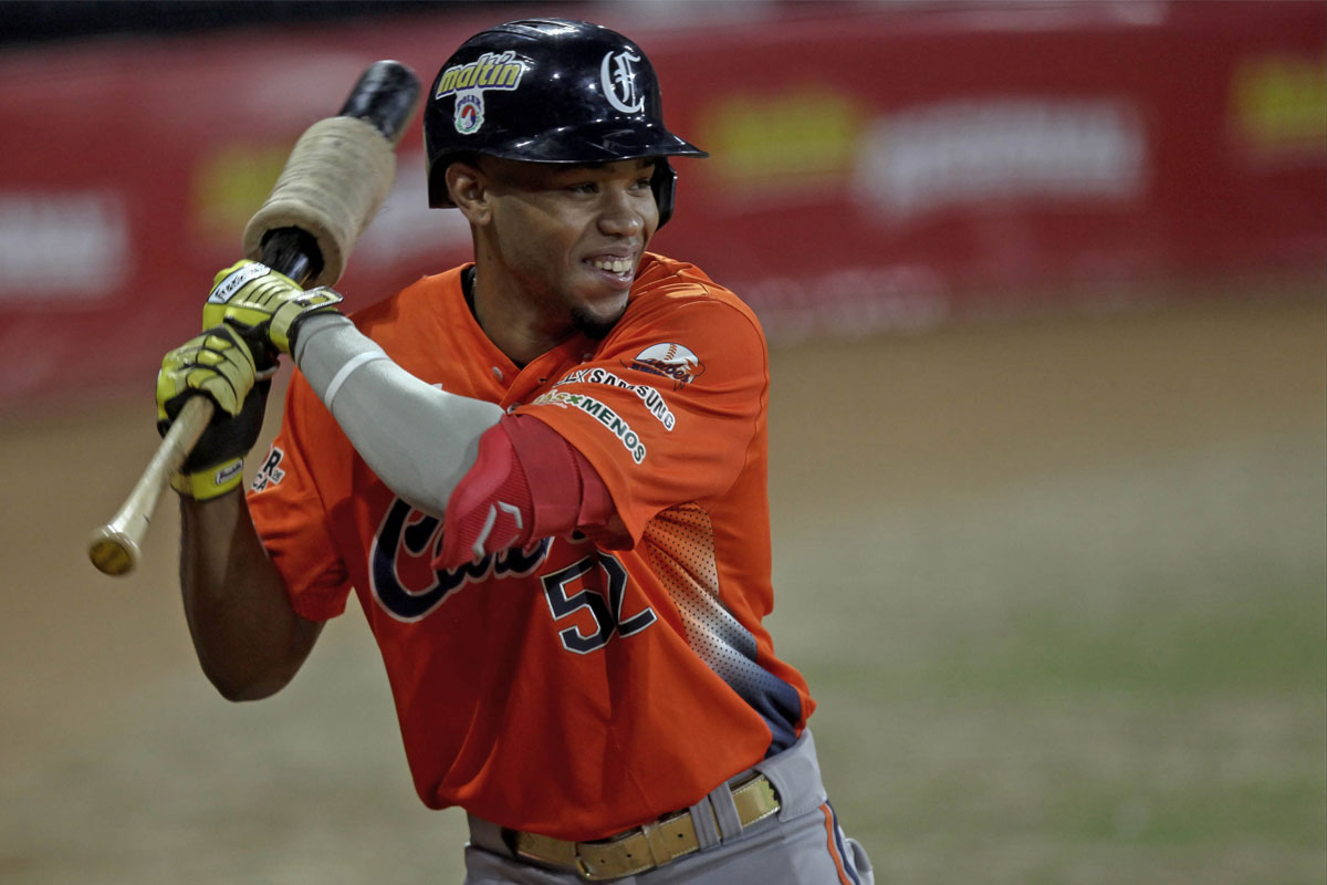 Cardenales y Caribes pactaron cambio