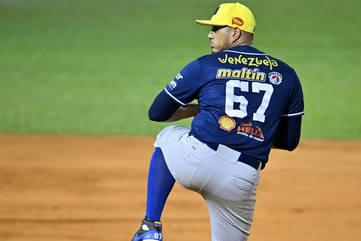 Enderson Franco estará desde el primer día con Magallanes