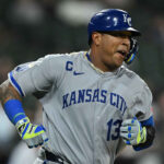 Tiburones adquirió a Máximo Acosta de Águilas