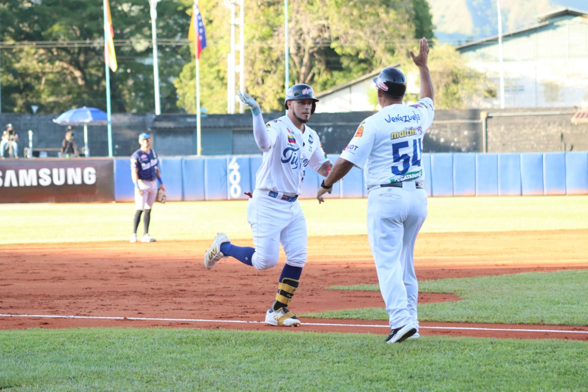 Alberth Martínez, con la Ley del Ex, inició al camino al triunfo de Tigres ante Magallanes