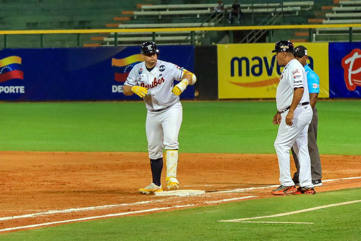 Balbino Fuenmayor impuso marca personal y Caribes apaleó a Águilas