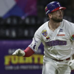 Yonathan Perlaza brilló en noche de récords ofensivos de Águilas