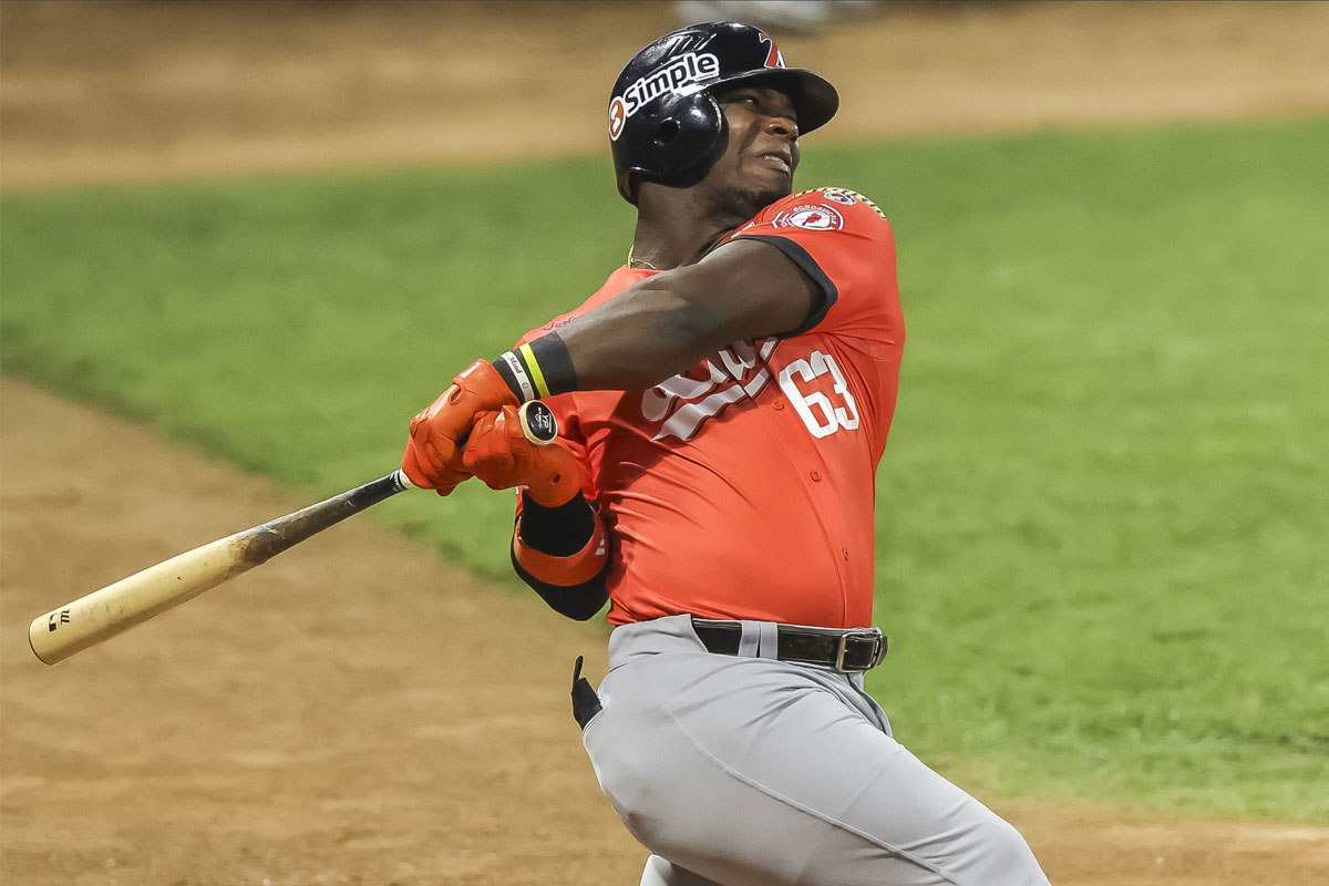 Las Águilas cerraron la semana con una victoria sobre Cardenales