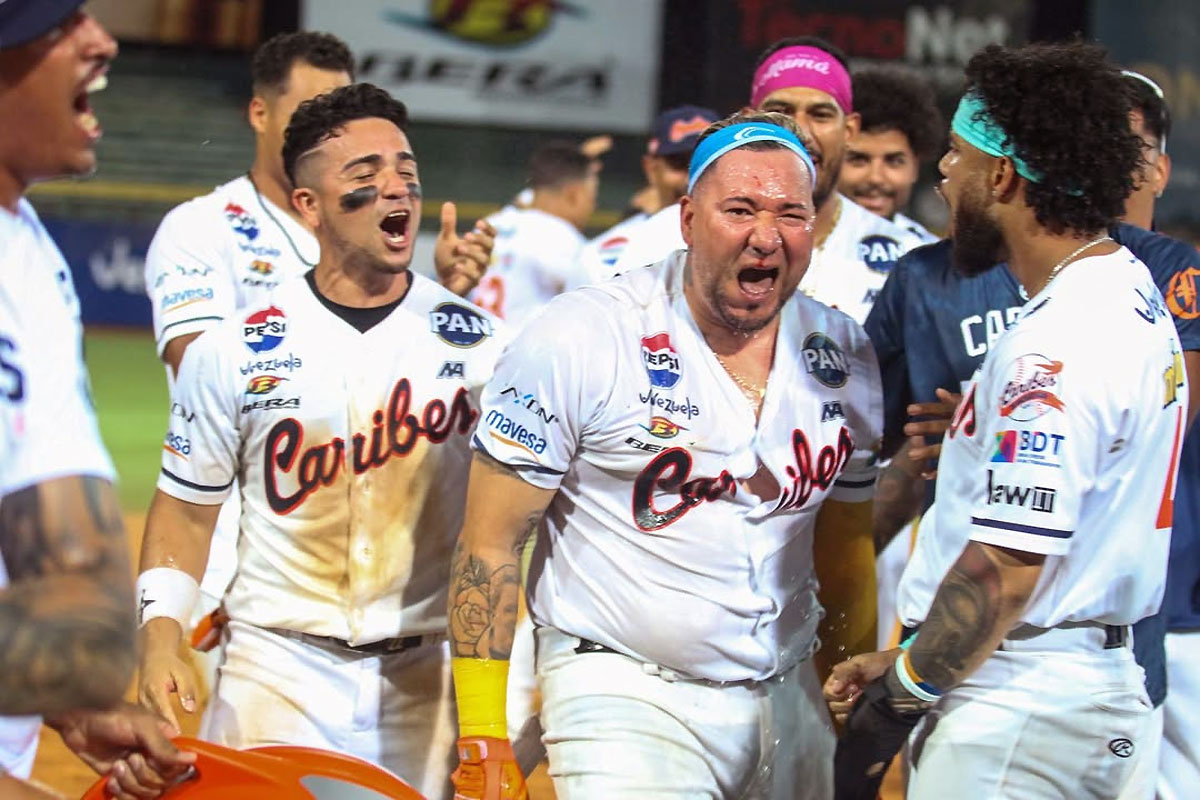 Hit dorado de Jesús Sucre extendió racha de Caribes