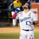 Ronald Acuña Jr. extendió la racha ganadora de Tiburones y envió al sótano a Leones