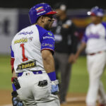 La lluvia cambió el rumbo: Águilas remontaron a Bravos y recuperaron el primer lugar