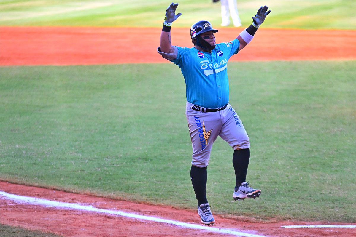 Bravos quebró la magia del relevo de Águilas para ganar el juego de La Chinita