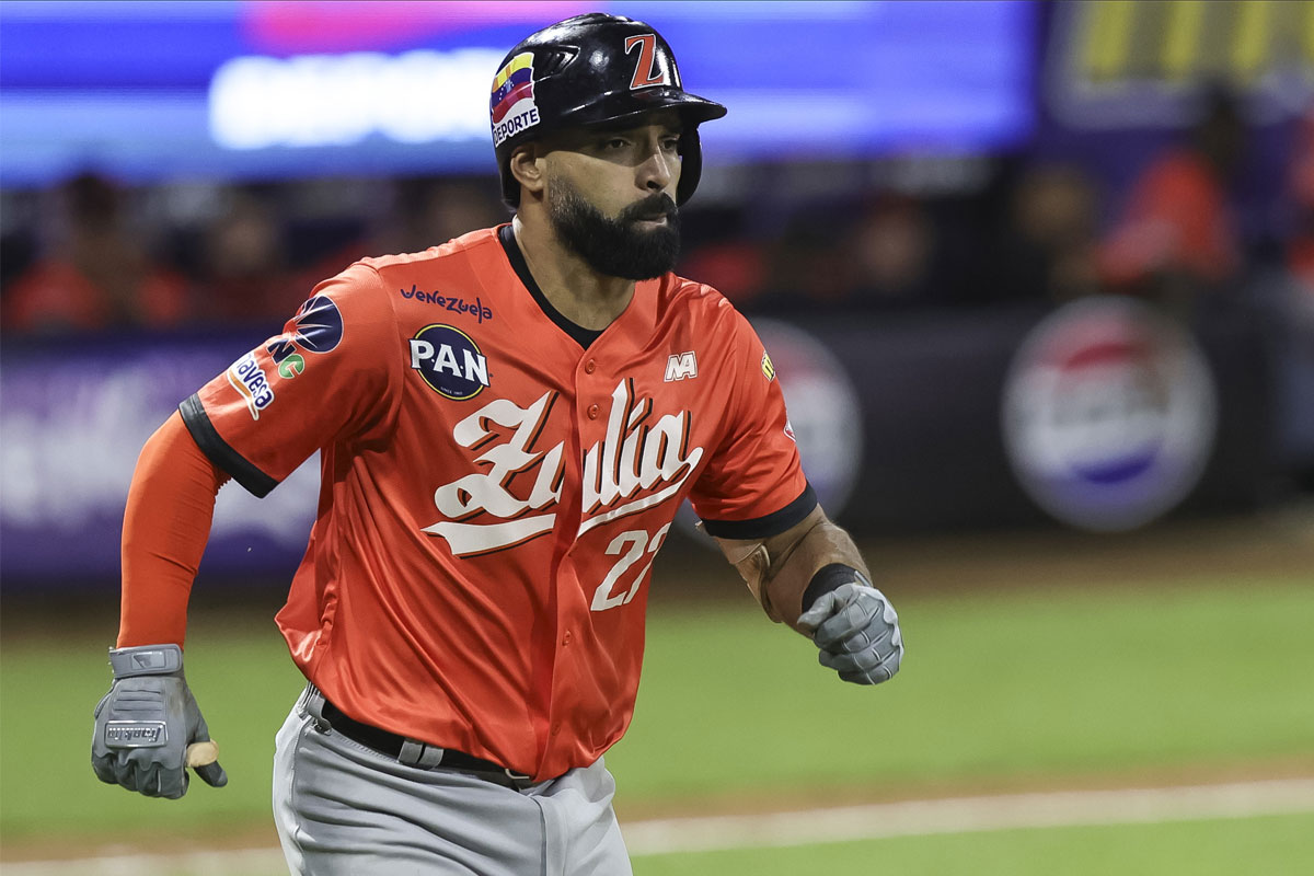 Águilas sacó provecho de los errores de Tiburones y sigue sin perder en el Universitario