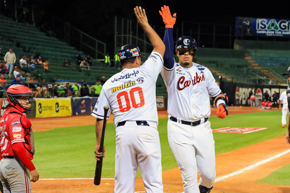 Bates de Romer Cuadrado y Hernán Pérez vengaron a Caribes ante Cardenales