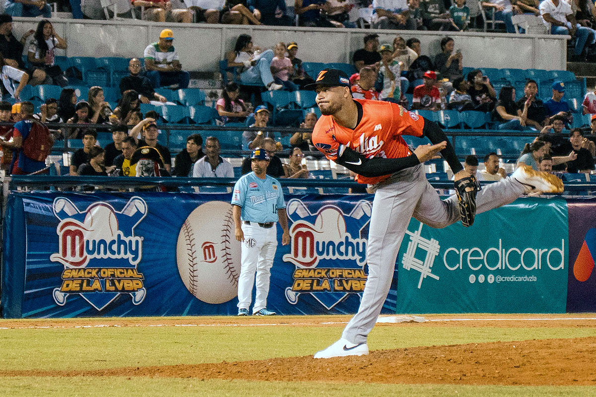 José Dávila brilló y marcó al camino al triunfo de Águilas sobre Magallanes