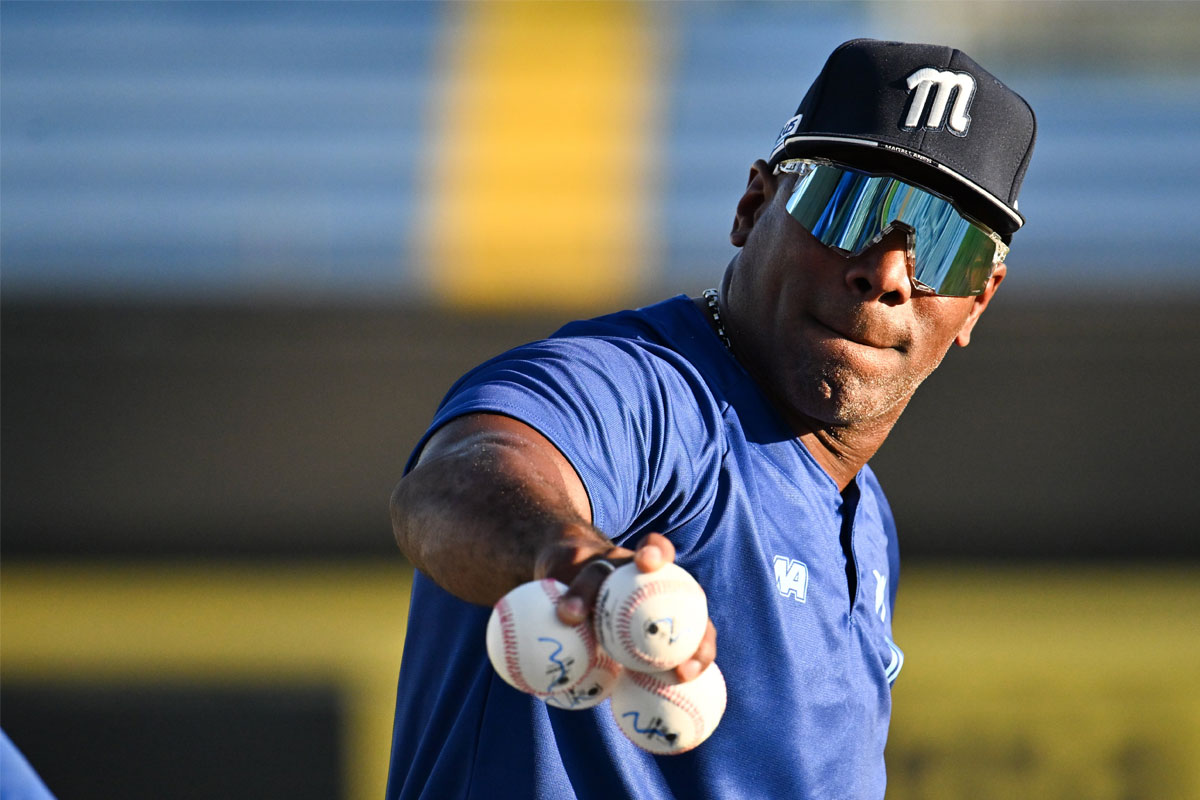 Magallanes despidió a Ender Chávez