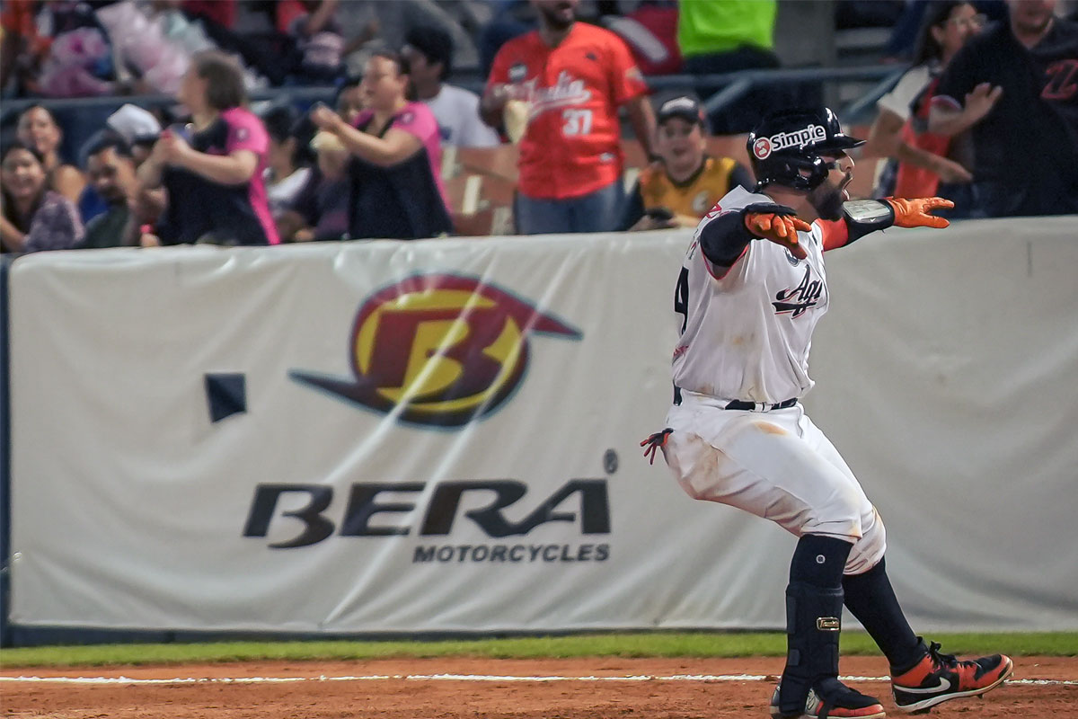 Águilas alargó su fiesta con barrida sobre Tigres en Maracaibo