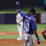 Salvador Pérez se queda en Kansas City hasta 2027