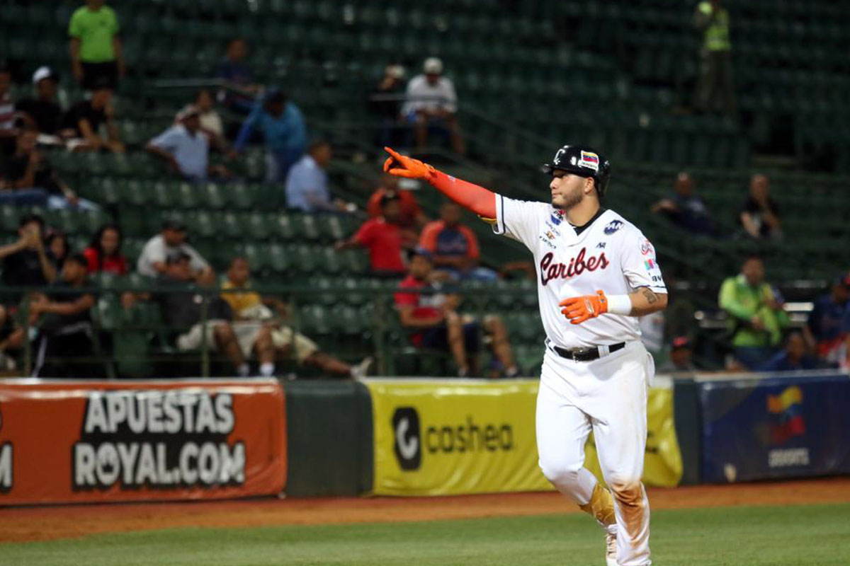 Omar Eliézer Alfonzo sonó dos jonrones para emular a su padre y guiar a Caribes