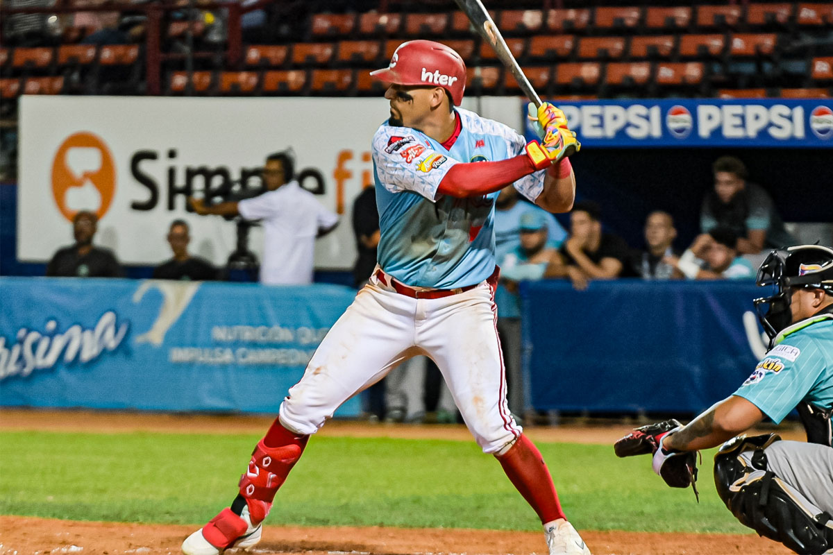 Cardenales contuvo a la ofensiva de Bravos y dividió la serie