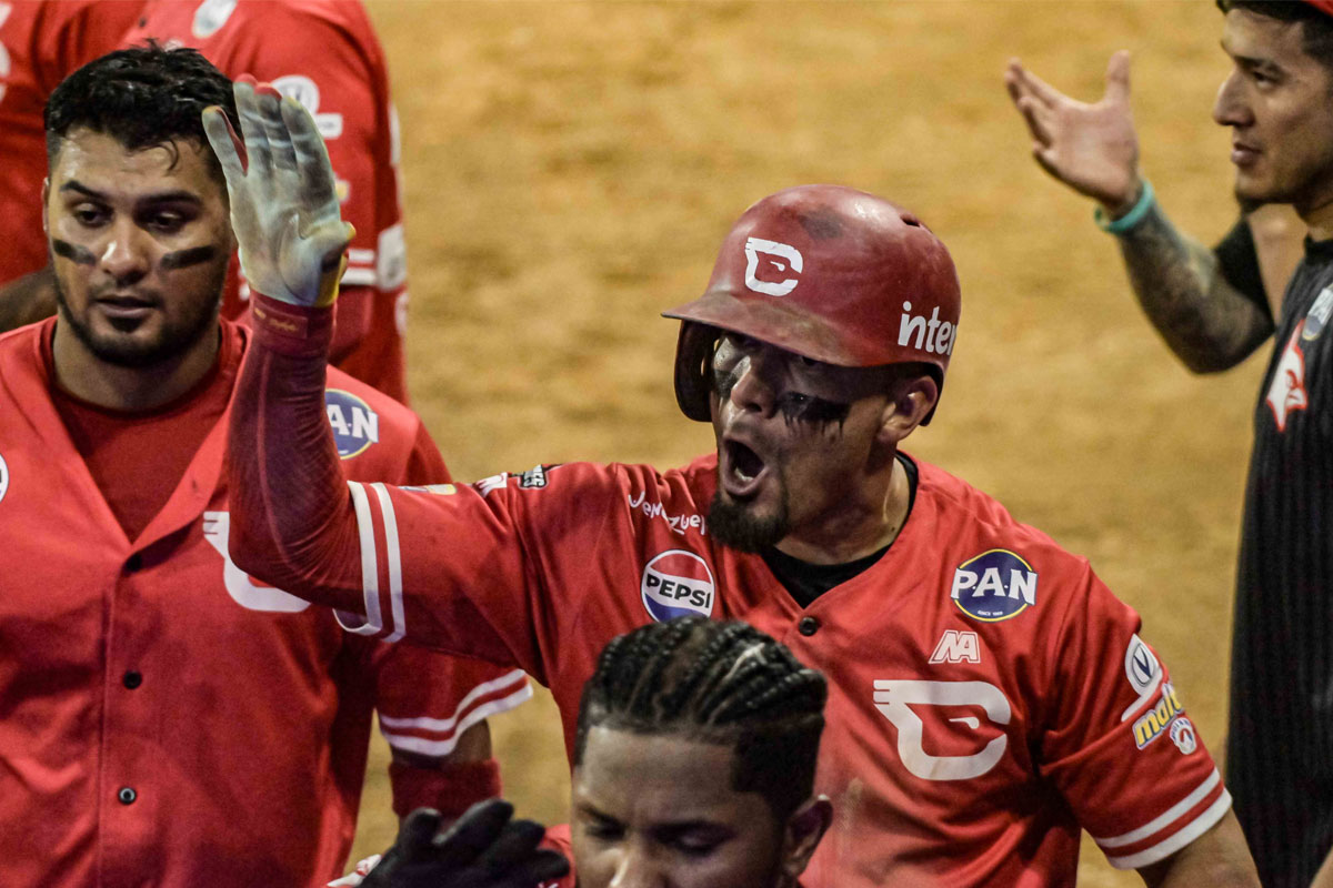 Los maderos de Cardenales despertaron para apalear a Tiburones