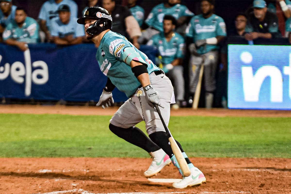 Bravos aprovechó oportunidades para ganar por tercera vez al hilo