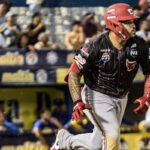 Tiburones atacó en el séptimo inning para llevarse el triunfo ante Águilas