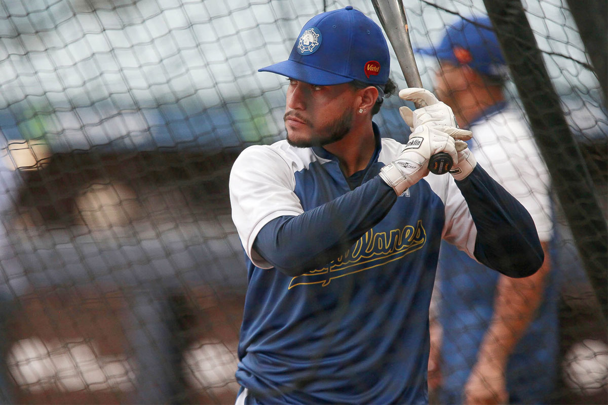 Carlos Rodríguez se alista para debutar con Magallanes