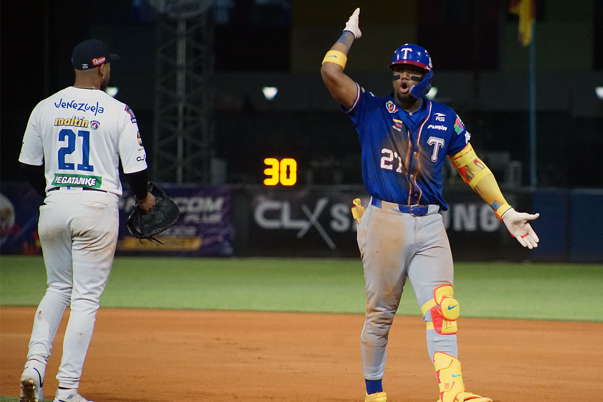 Tiburones derrotó a Tigres con aporte clave de Ronald Acuña Jr.