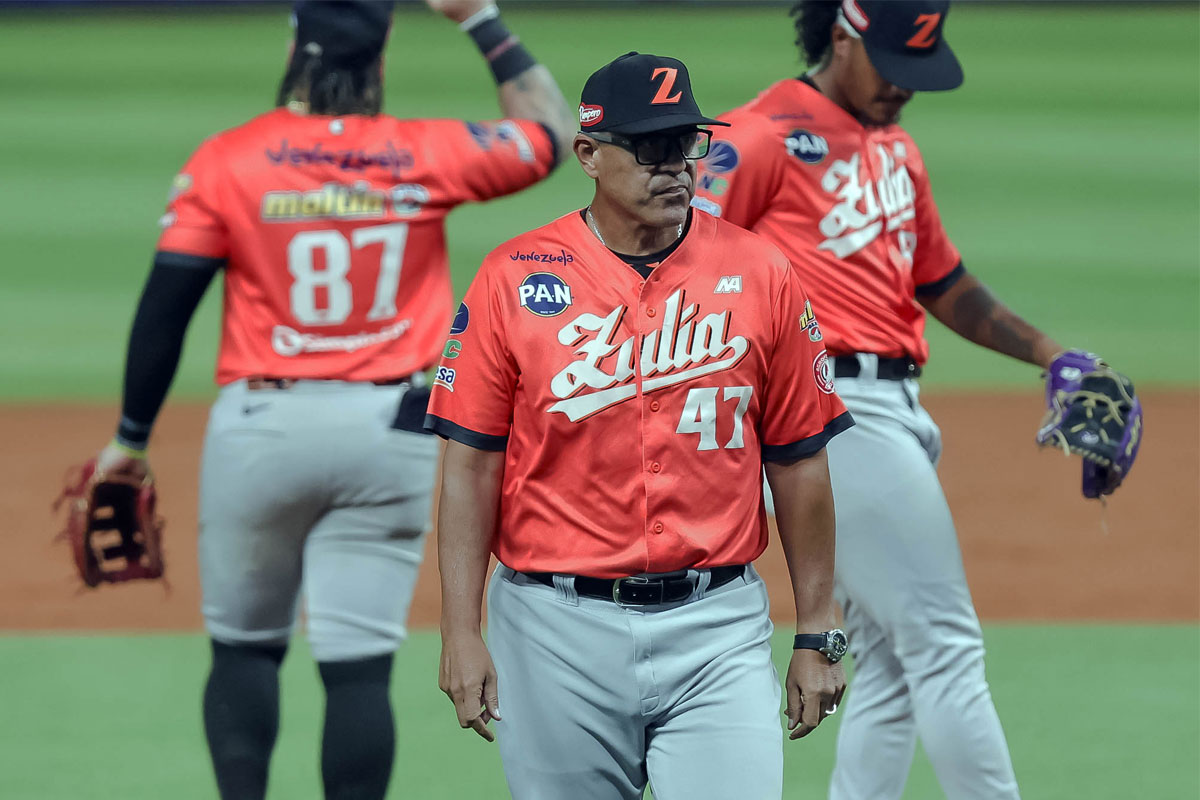 Wilson Álvarez trabaja para recuperar eficacia de los lanzadores de Águilas