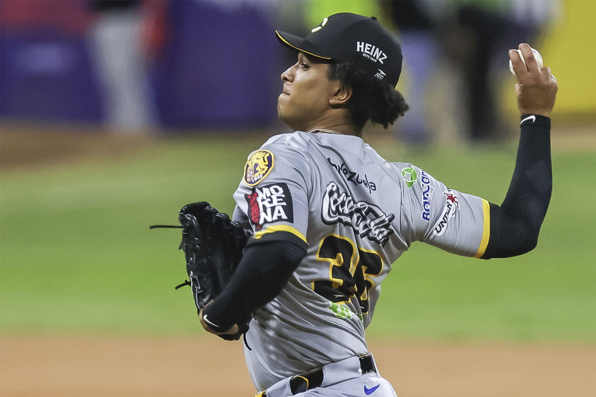 Adbert Alzolay está feliz de volver a meterse “en la candela”