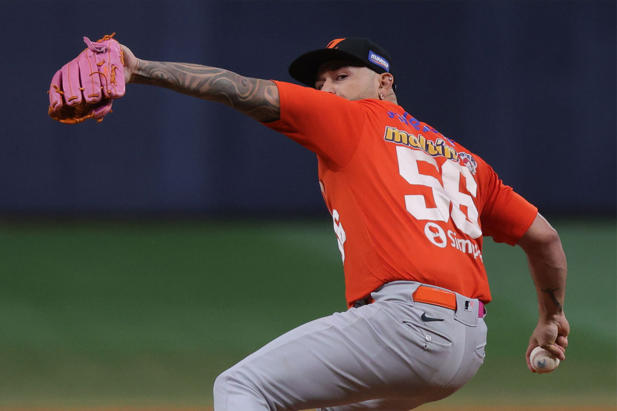 Silvino Bracho volvió a hacer historia y Águilas triunfó en dos de tres juegos contra Tigres