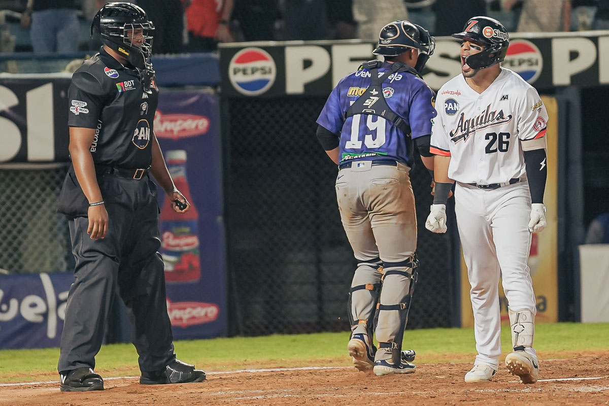 Águilas dejó en el terreno a Tigres para alargar su cadena de triunfos