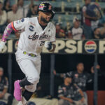 Renato Núñez celebró su paternidad con tres jonrones en triunfo de Magallanes ante Cardenales