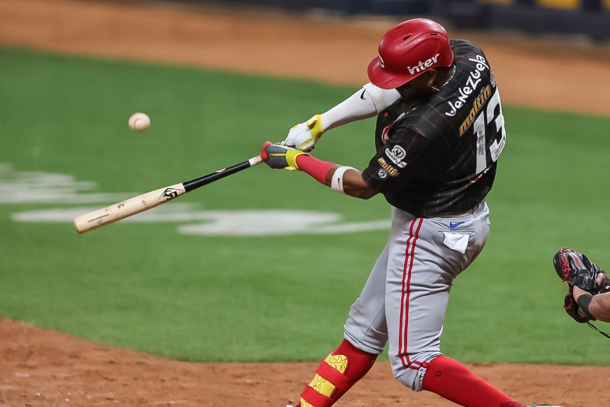 Cardenales hizo añicos su récord de jonrones para alzar un vuelo inédito