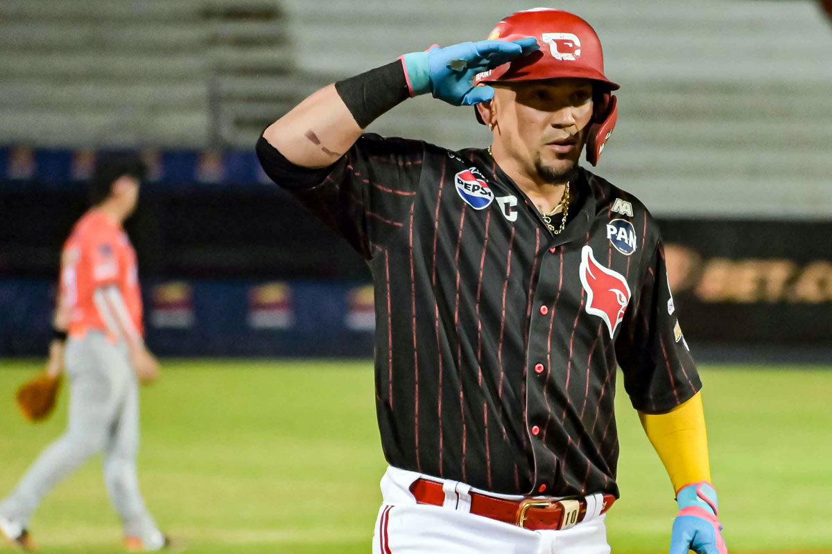 Cardenales sonó cuatro jonrones para propinarle paliza a Águilas