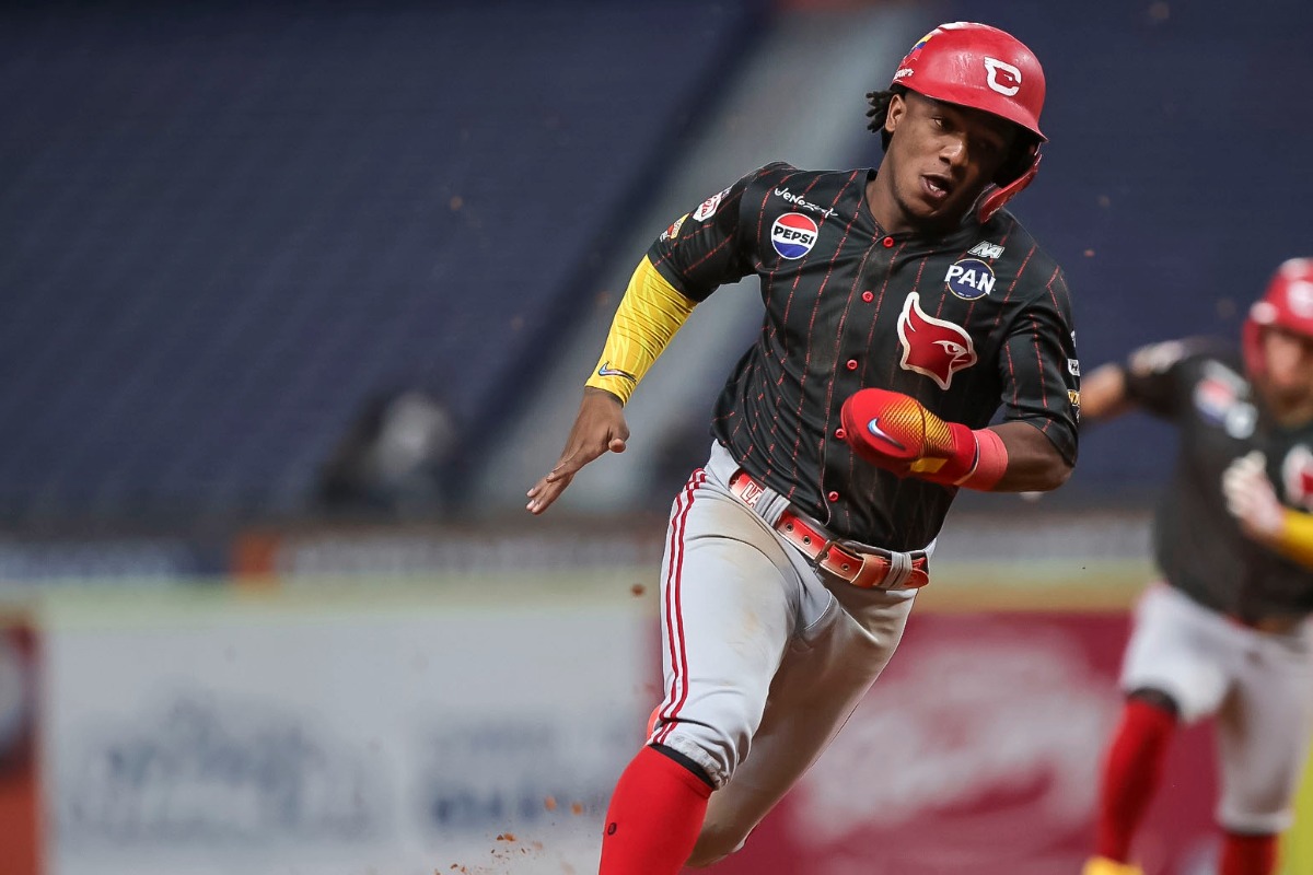 Luisángel Acuña hizo historia en la LVBP con su inédita combinación de jonrones y robos