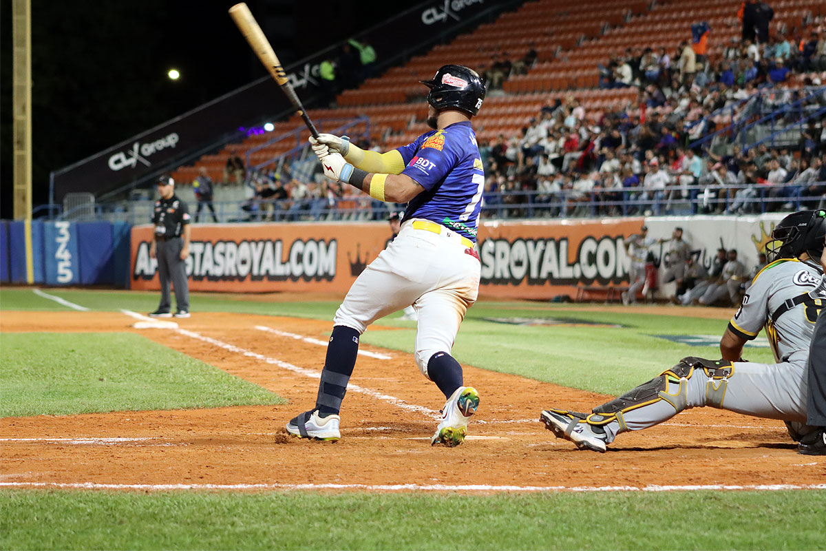 Alberth Martínez mostró su poder en el triunfo de Aragua sobre Leones
