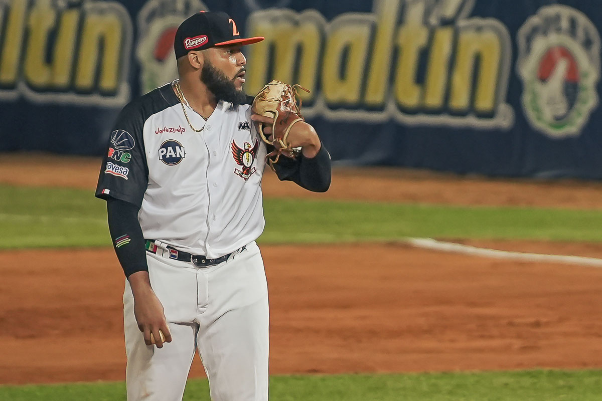 Juan Mateo con su recta fuerte llegó para rendir con Águilas