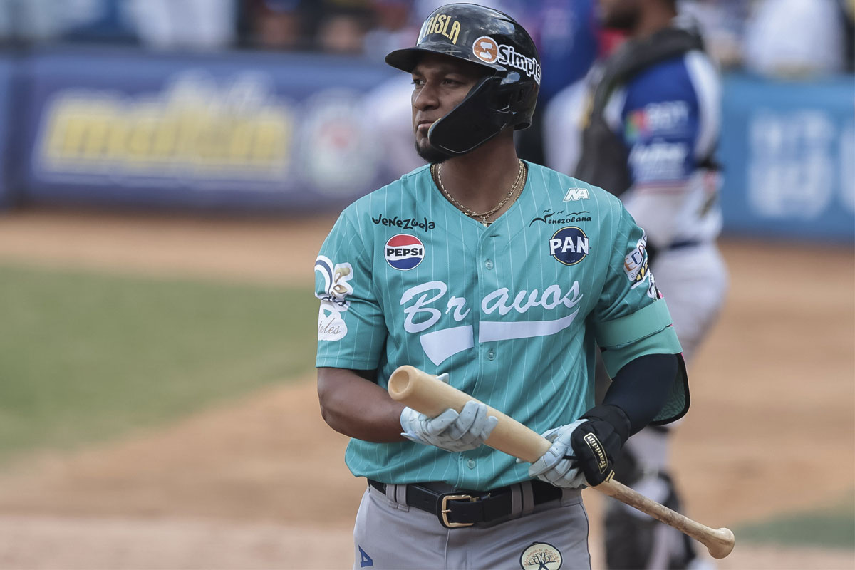 Edward Olivares se restea con Bravos de Margarita hasta el final