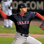 Robert Suárez firma contrato millonario y blinda el bullpen de Atlanta  