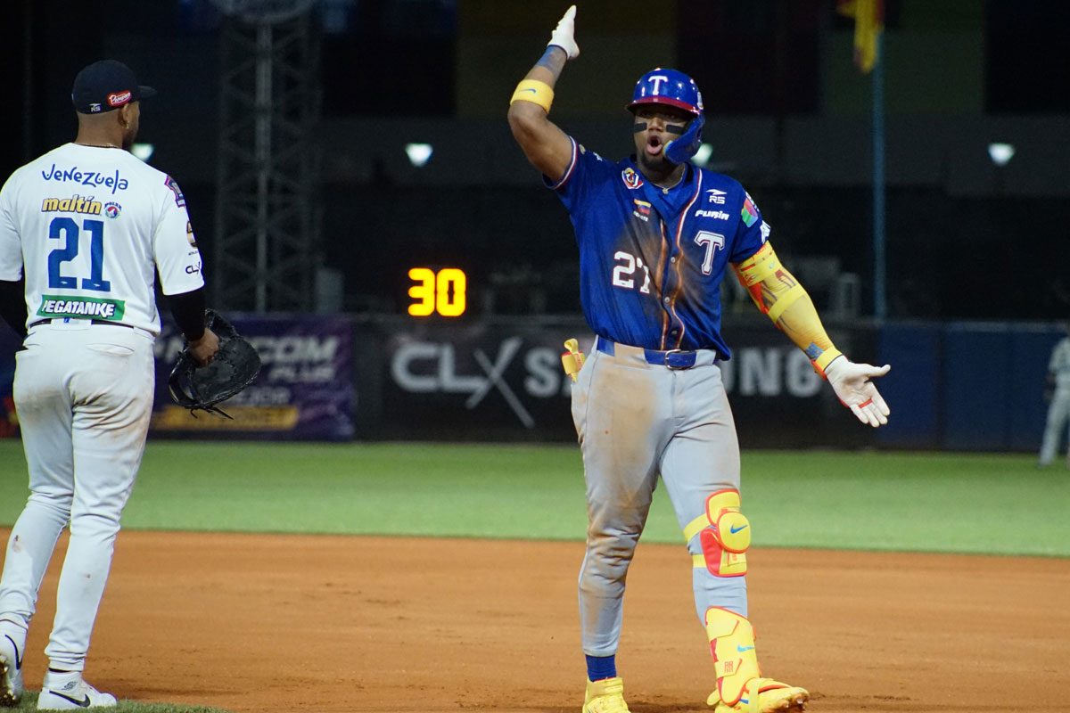 Tiburones derrotó a Tigres con aporte clave de Ronald Acuña Jr.