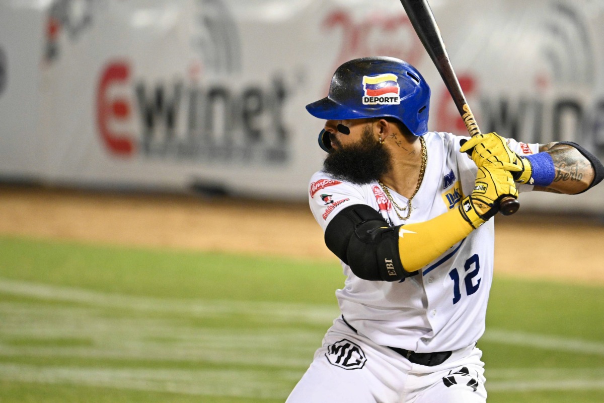 Magallanes devolvió el golpe a Águilas con jonrón de oro de Odor ante Silvino