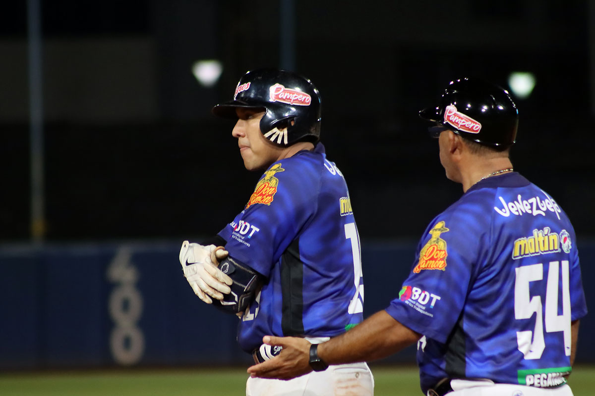 Aragua bateó fuerte para vengarse de Zulia y dividir en el doble juego