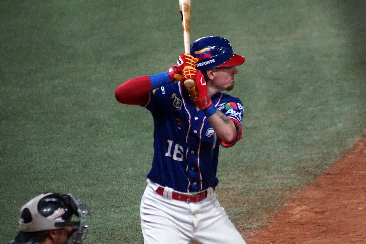 Tiburones puso fin a su racha adversa con triunfo sobre Caribes