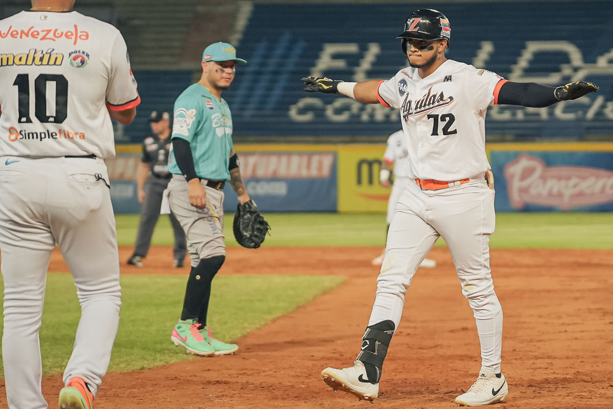 Brainer Bonaci aprovecha su paso por Águilas para convertirse en un pelotero más versátil