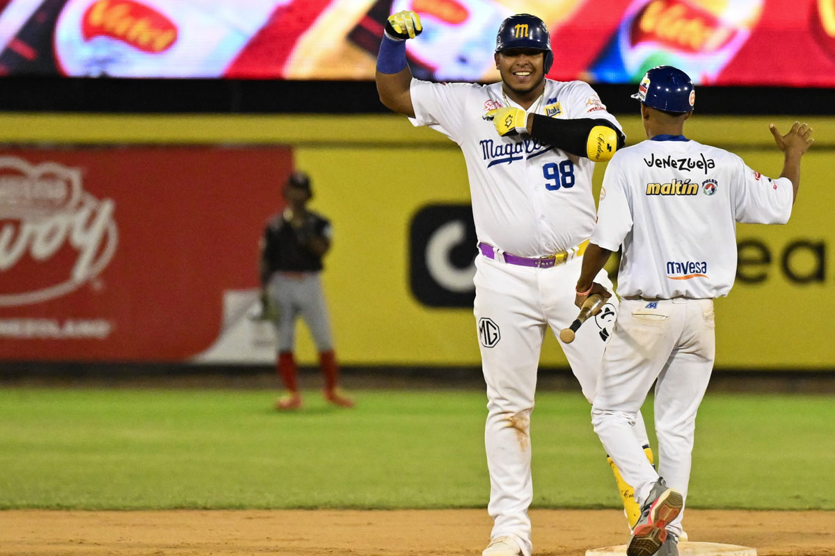 Magallanes regresó dos veces y venció a Cardenales en extrainnings