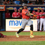 Caribes descargó 17 inatrapables para vencer a Bravos y subir a la punta