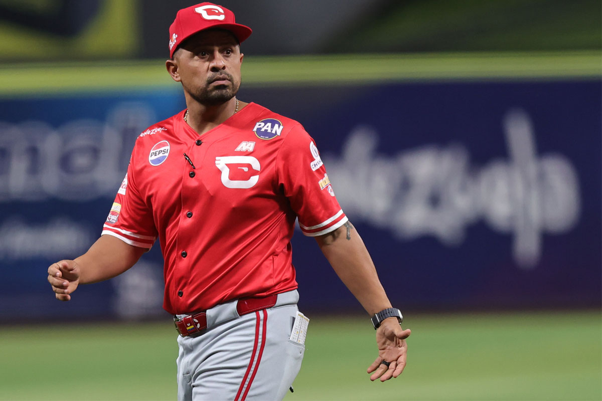 Cardenales cuenta con César Izturis para volver a dirigir en la temporada 2026-2027
