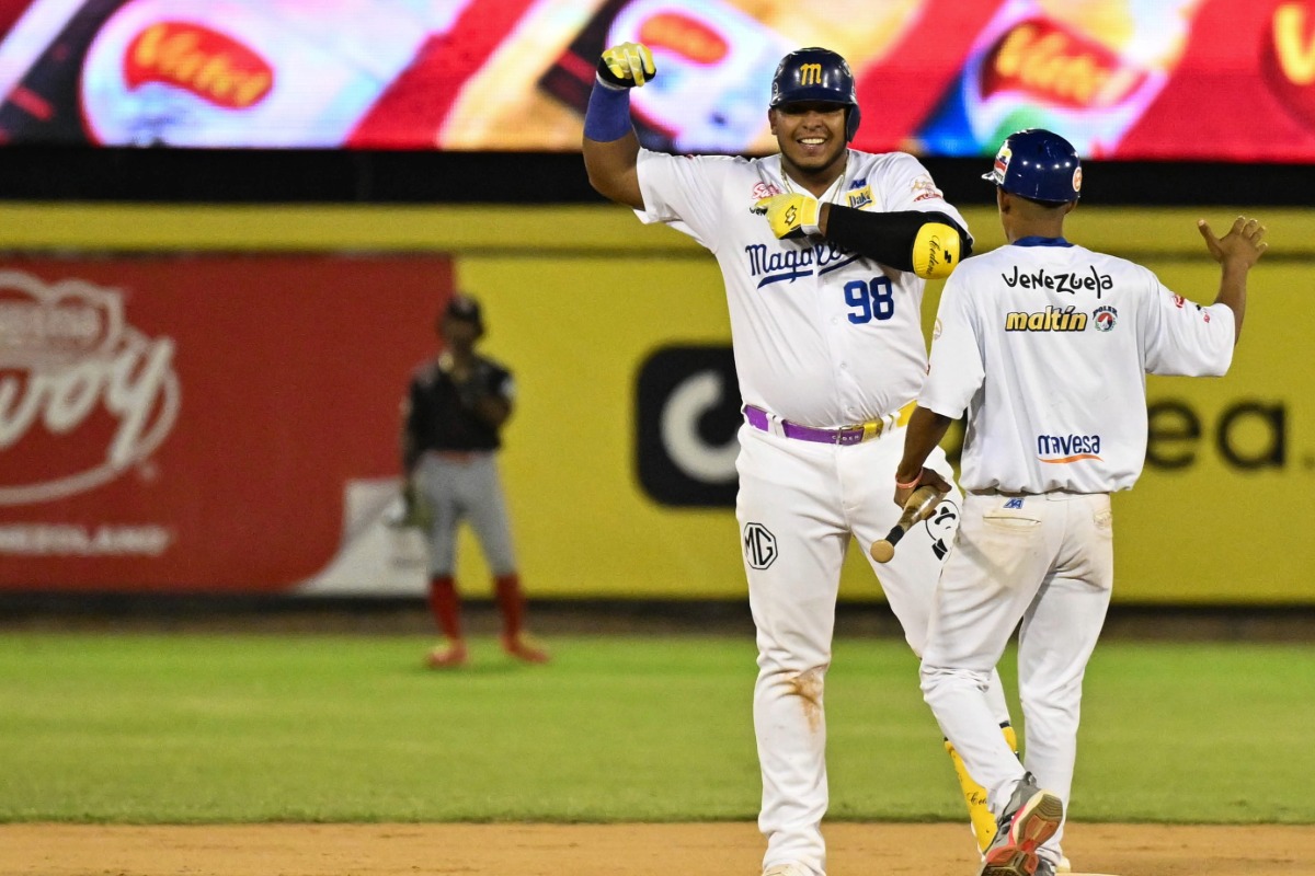 Magallanes regresó dos veces y venció a Cardenales en extrainnings